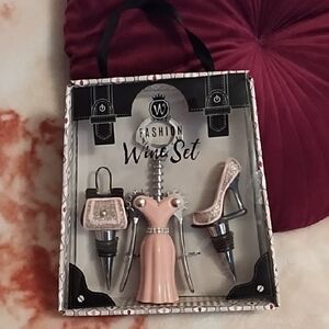 Wild Eye 👁️ Designs NWT Fashion Wine Set